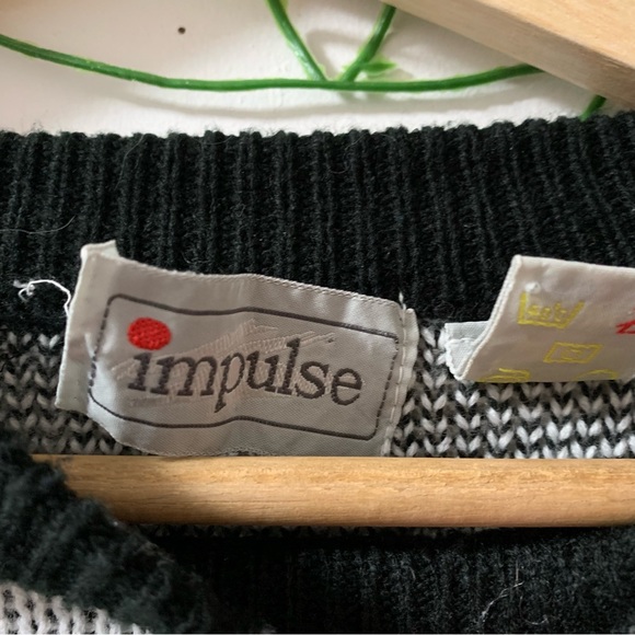 Vintage Knit Sweater 🤍 - Picture 5 of 7